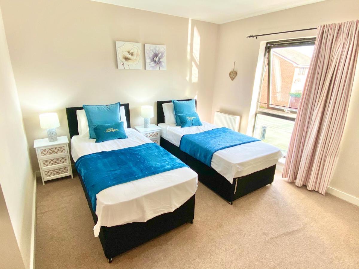 Apartment Spacious 5 Bed Townhouse Manchester, Salford Qauys - Two Bedroom With Parking *